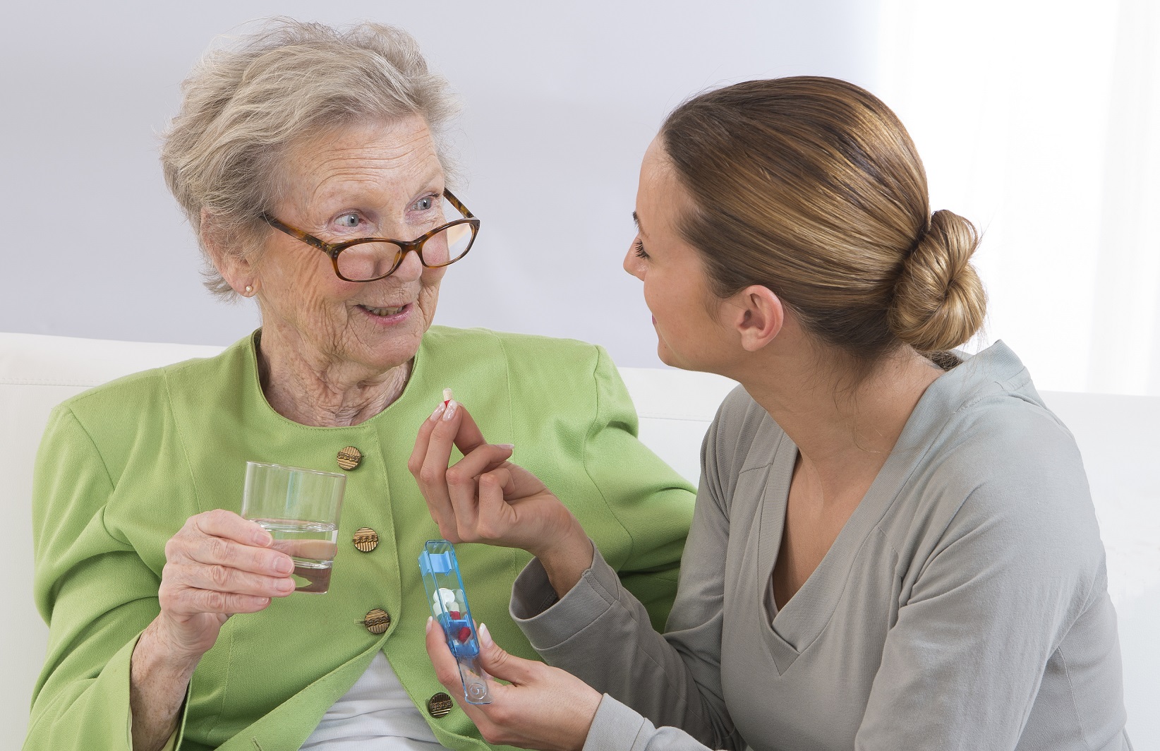 aide à domicile, personne âgées, personne handicapées, apa, maintien à domicile, auxiliaire de vie, Nid'Dom Anglet, Niddom Anglet, Bayonne Biarritz